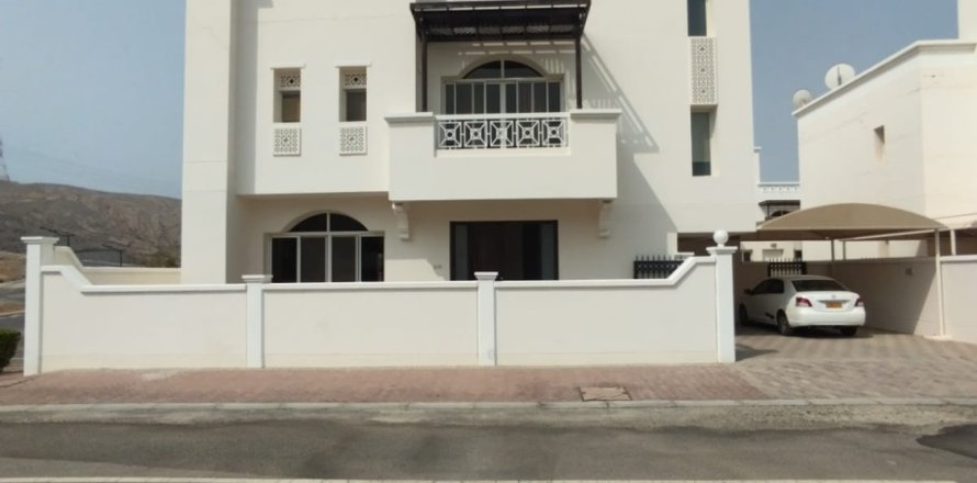 4 bedrooms Townhouse in Muscat, Oman No. 54826