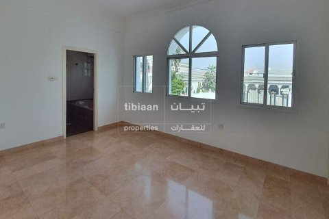Villa Gemela de 6 dormitorios en Muscat, Oman No. 53811 8