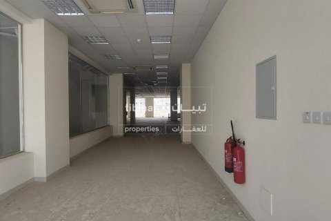 415m² Shop in Bawshar, Oman No. 53808 3