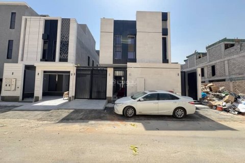 6 bedrooms Villa in Riyadh, Saudi Arabia No. 99540