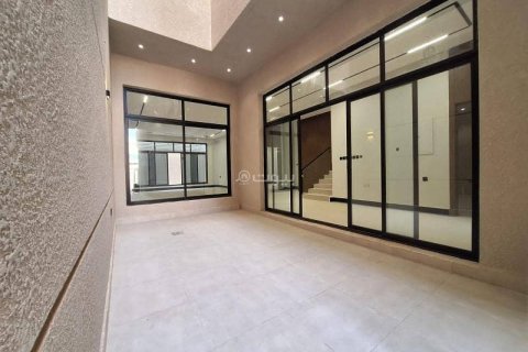 Villa de 4 chambres à Riyadh, Saudi Arabia No. 99545 13