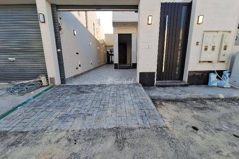 5 bedrooms Apartment in Riyadh, Saudi Arabia No. 60346 3