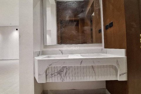 5 bedrooms Apartment in Riyadh, Saudi Arabia No. 60346 12