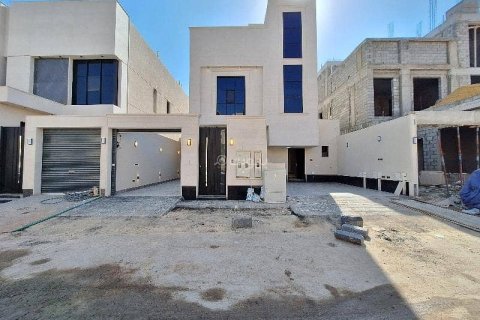 5 bedrooms Apartment in Riyadh, Saudi Arabia No. 60346