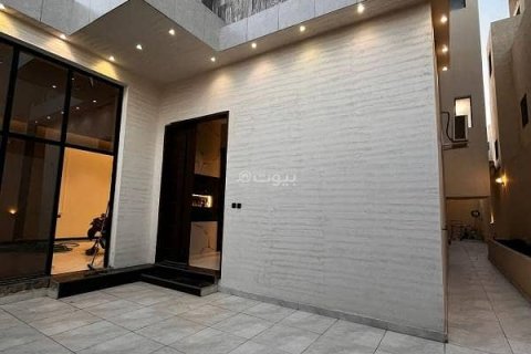 5 bedrooms Villa in Riyadh, Saudi Arabia No. 60348