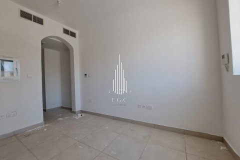 Villa de 3 chambres à Airport Road, UAE No. 36728 10