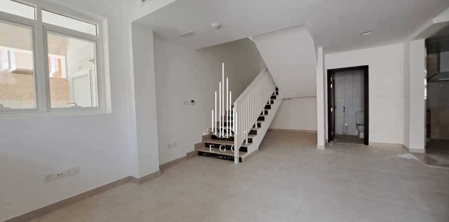 Villa de 3 chambres à Airport Road, UAE No. 36728