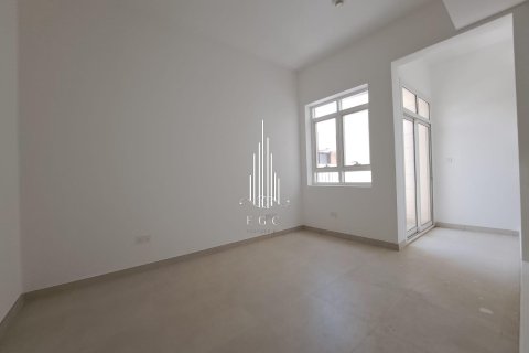 Villa de 3 chambres à Airport Road, UAE No. 36728 9