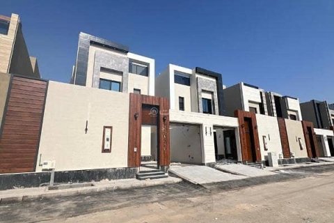 Villa de 4 dormitorios en Riyadh, Saudi Arabia No. 60627
