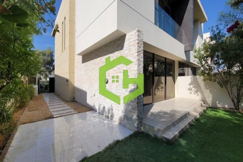 3 bedrooms Villa in Flora, UAE No. 24433