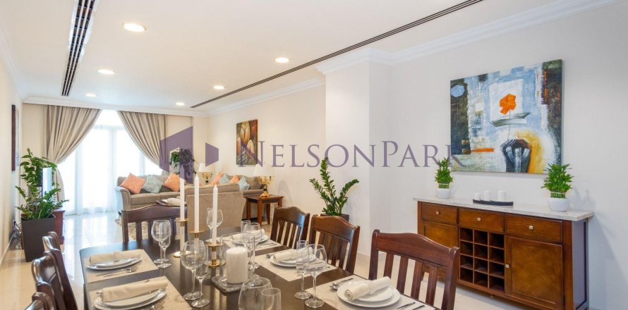 3 bedrooms Apartment in Doha, Qatar No. 58086