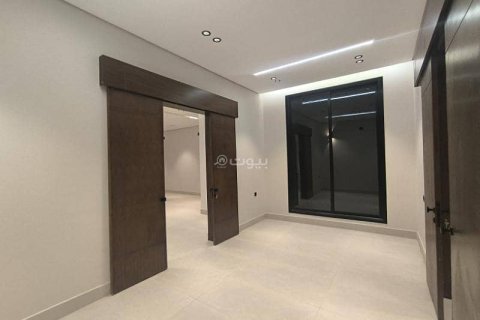Villa de 5 dormitorios en Riyadh, Saudi Arabia No. 61559 11