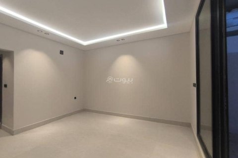 Villa de 5 dormitorios en Riyadh, Saudi Arabia No. 61559 4