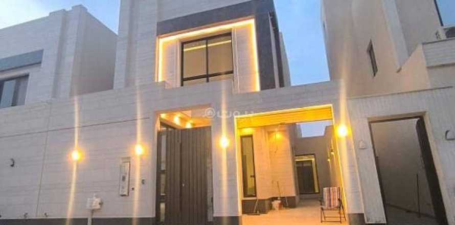 Villa de 5 dormitorios en Riyadh, Saudi Arabia No. 61559