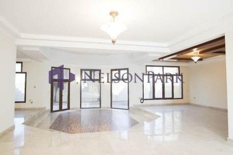 Villa de 5 dormitorios en Doha, Qatar No. 57398 7
