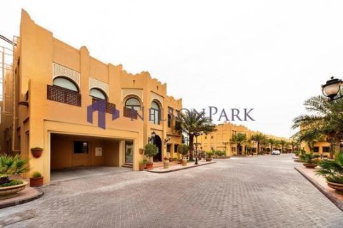 Villa de 5 dormitorios en Doha, Qatar No. 57398 3