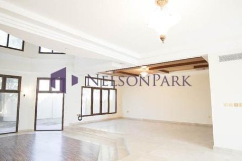 Villa de 5 dormitorios en Doha, Qatar No. 57398 6