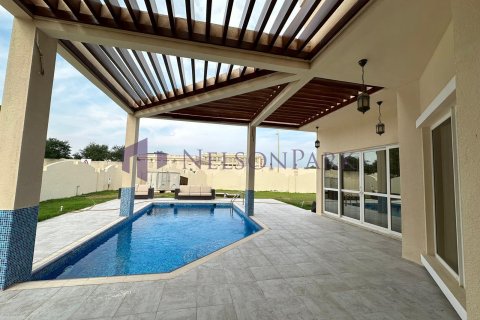 4 bedrooms Villa in Doha, Qatar No. 58442 11