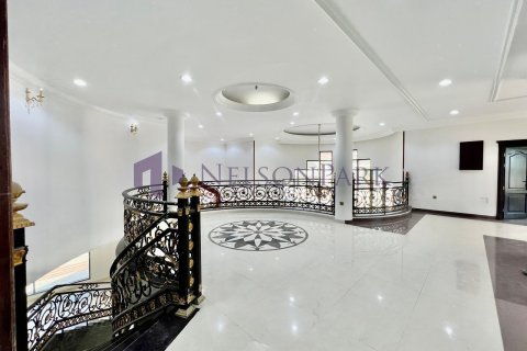 5 bedrooms Villa in Doha, Qatar No. 58386 11
