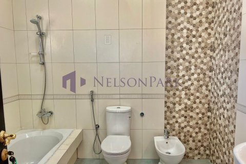 5 bedrooms Villa in Doha, Qatar No. 58386 13