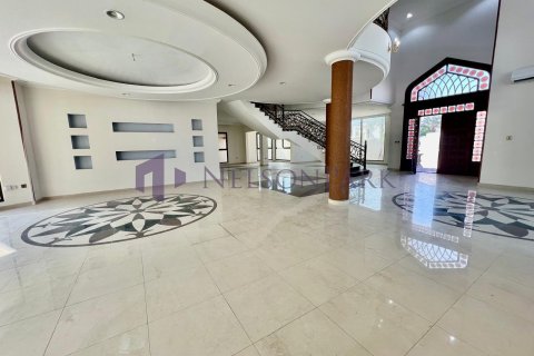 5 bedrooms Villa in Doha, Qatar No. 58386 6
