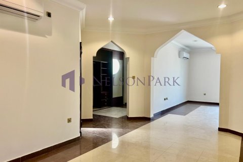 5 bedrooms Villa in Doha, Qatar No. 58386 14