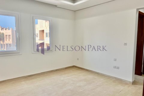 4 bedrooms Villa in Doha, Qatar No. 58385 9