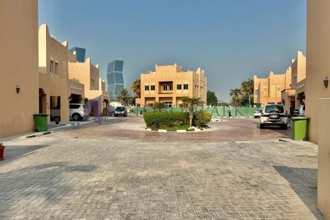 4 bedrooms Villa in Doha, Qatar No. 58385 12