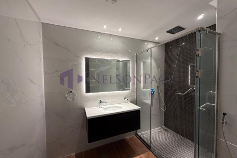 4 bedrooms Apartment in Doha, Qatar No. 58207 14