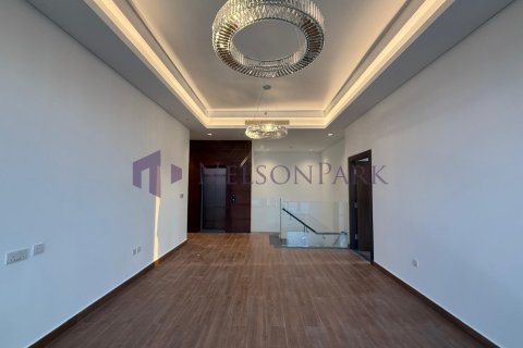 4 bedrooms Apartment in Doha, Qatar No. 58207 9