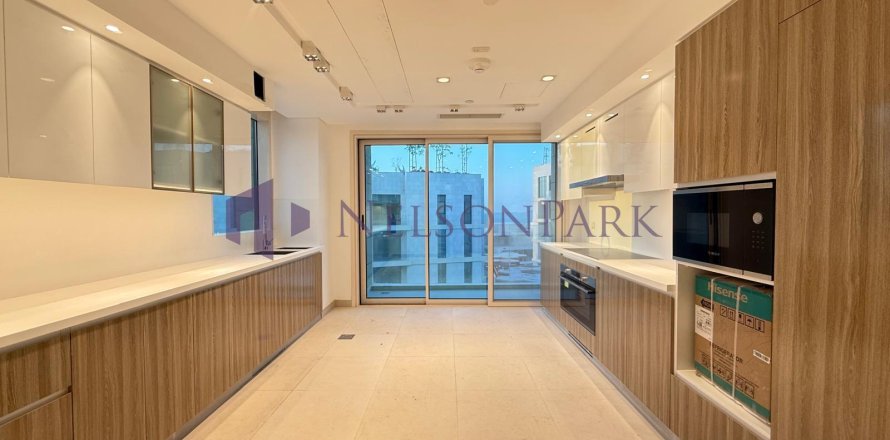 4 bedrooms Apartment in Doha, Qatar No. 58207