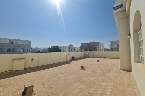 4 bedrooms Villa in Muscat, Oman No. 54320 4