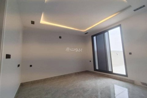 5 bedrooms Villa in Riyadh, Saudi Arabia No. 59913 10
