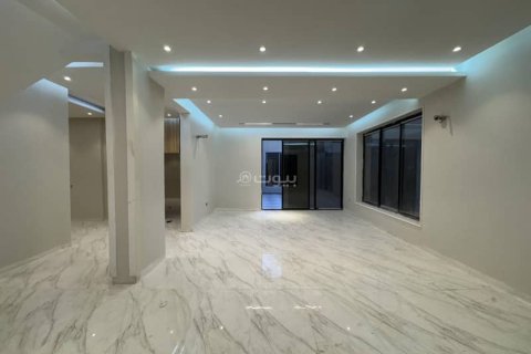 5 bedrooms Villa in Khobar, Saudi Arabia No. 60029 16