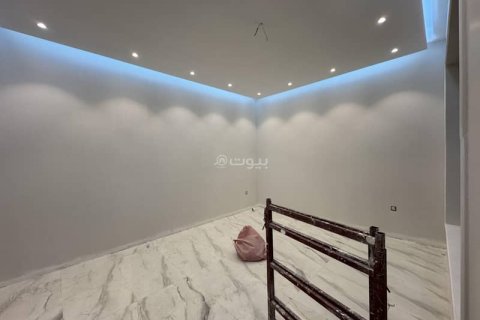 5 bedrooms Villa in Khobar, Saudi Arabia No. 60029 14