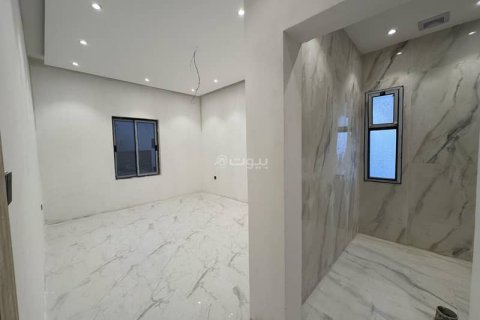 5 bedrooms Villa in Khobar, Saudi Arabia No. 60029 19