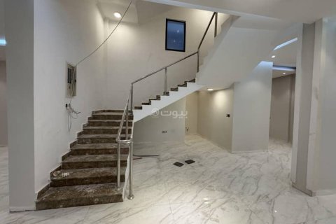 5 bedrooms Villa in Khobar, Saudi Arabia No. 60029 15