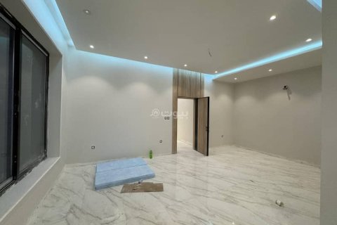5 bedrooms Villa in Khobar, Saudi Arabia No. 60029 4