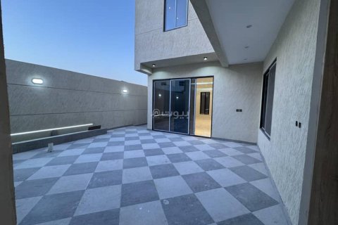5 bedrooms Villa in Khobar, Saudi Arabia No. 60029 10