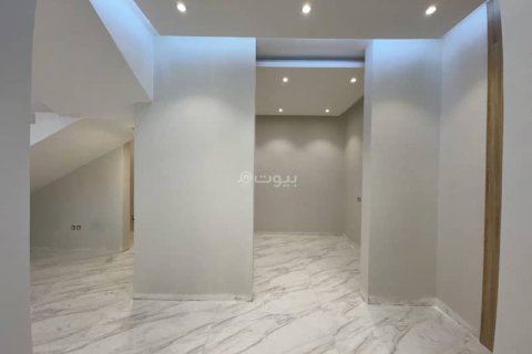5 bedrooms Villa in Khobar, Saudi Arabia No. 60029 8
