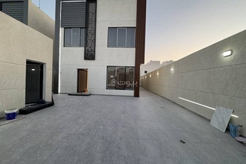5 bedrooms Villa in Khobar, Saudi Arabia No. 60029 9