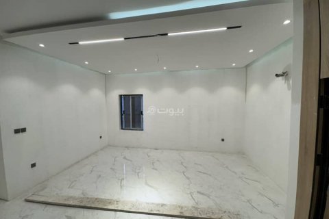 5 bedrooms Villa in Khobar, Saudi Arabia No. 60029 24