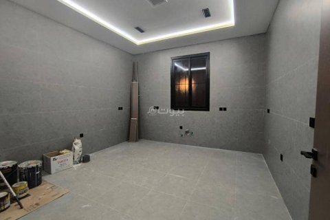 5 bedrooms Villa in Riyadh, Saudi Arabia No. 60025 8