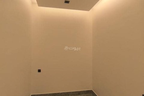 5 bedrooms Villa in Riyadh, Saudi Arabia No. 60025 13