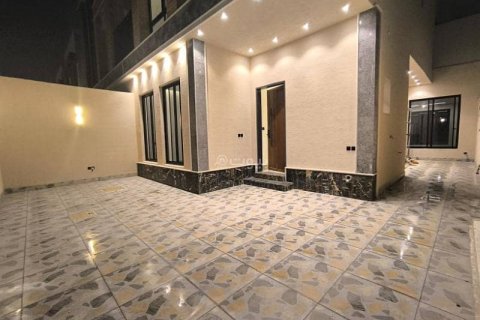 5 bedrooms Villa in Riyadh, Saudi Arabia No. 60025 5