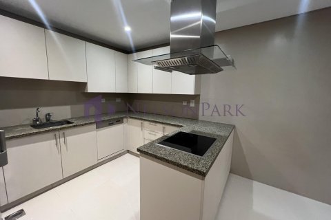 5 bedrooms Townhouse in Doha, Qatar No. 60813 9