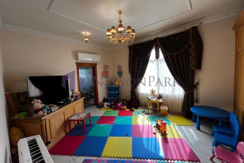 Villa de 5 dormitorios en Doha, Qatar No. 56815 10