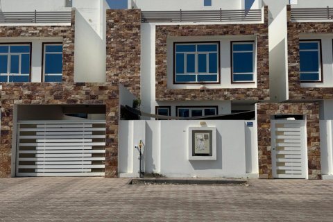 4 bedrooms Villa in As Sib, Oman No. 54792