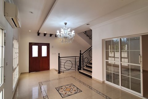 Villa de 5 dormitorios en Al Ansab, Oman No. 54791 8