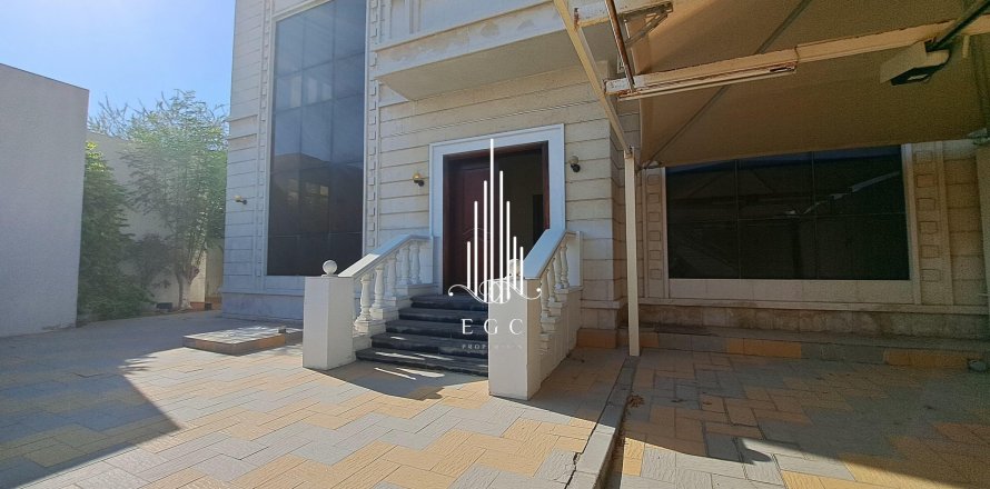 Villa de 5 chambres à Al Bateen, UAE No. 44965